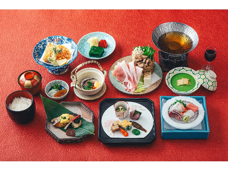 春の時期には土瓶蒸しと大和ポーク鍋と桜エビかき揚げなどがついた「春うらら会席」をどうぞ