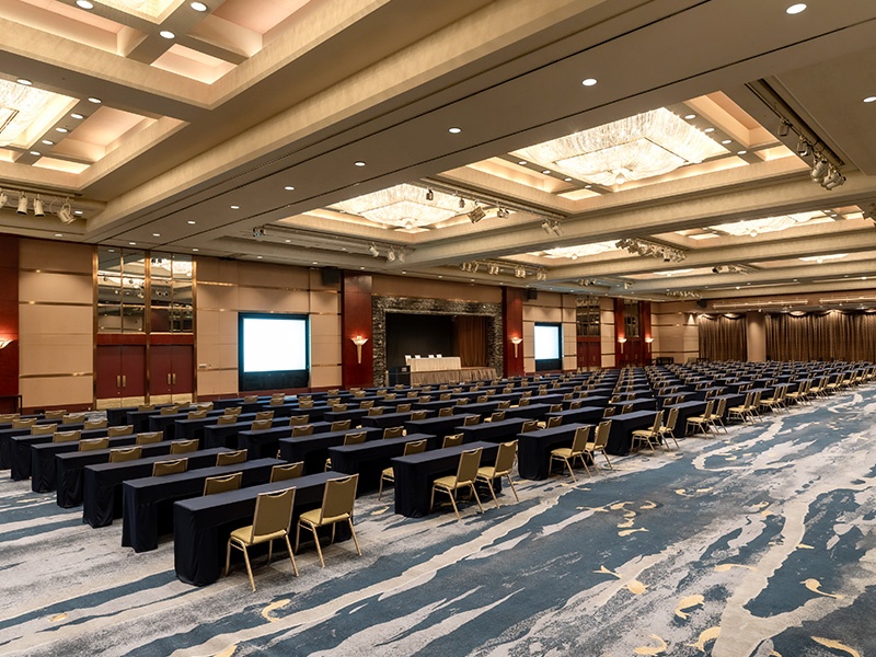 広い会場は5分割して利用することが可能です。正餐・立食・スクール・シアターなど会場を区切って別のスタイルを組み合わせて利用することも可能です。