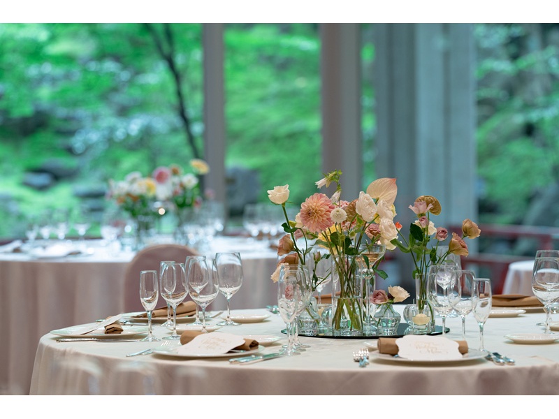 テーブルセッティング イメージ