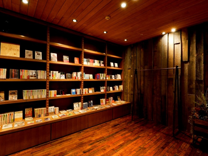 「音楽、本、そして食」が融合したカフェ・レストラン