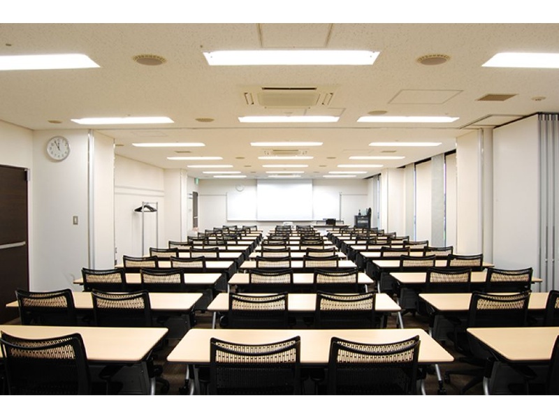 大研修室B(127㎡)<スクール72名>