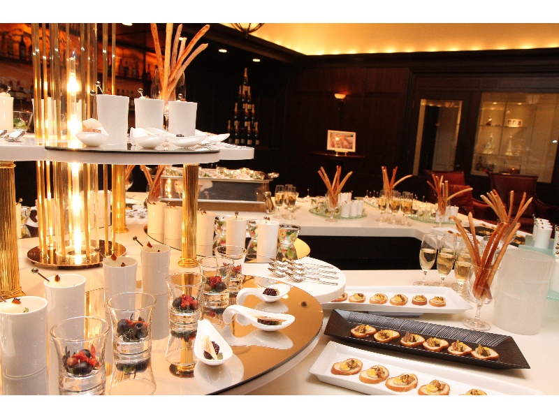 【ビュッフェプラン(着座)】◆120分飲み放題付き 8,500円 (税込)