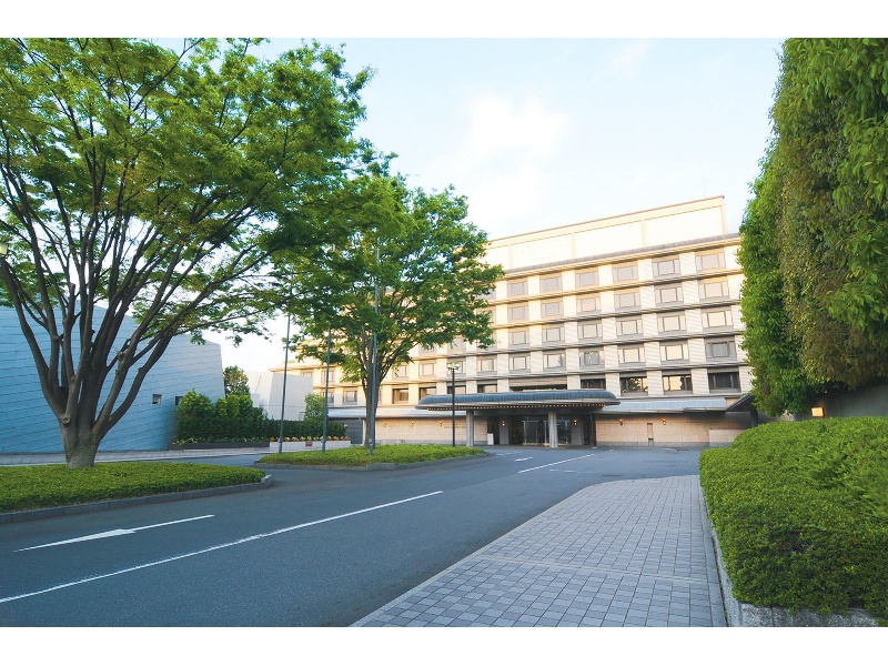 京都市の中心、御所西で、みなさまのご利用をお待ち申し上げております。