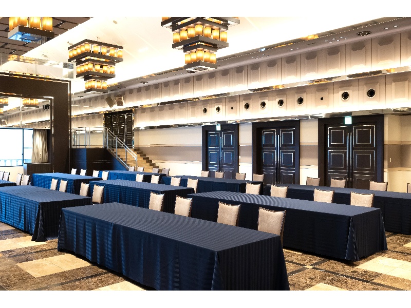 ゲストハウス　ブリューヌ
■スクール最大着席人数　108名
■付帯設備 レセプションスペース／スクリーン／喫煙ルーム