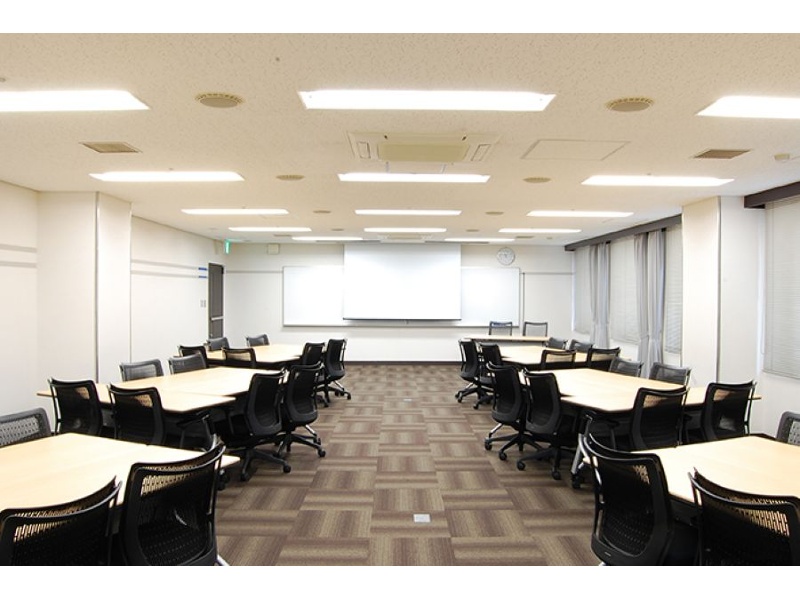 中研修室A(100㎡)<島型36名>