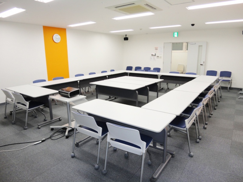 【Room5B】ロの字スタイル例（お客様にてセッティングになります）