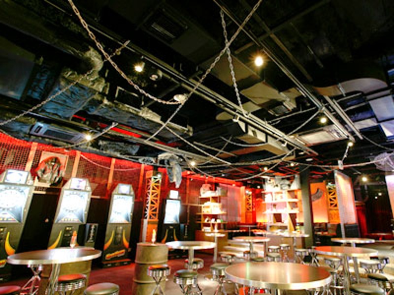 100インチプロジェクタースクリーン、ワイヤレスマイク、音響設備完備！もちろん使用料は無料です。