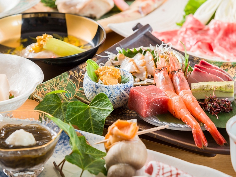 地産地消にこだわり、丁寧に調理した郷土会席。
素材の味を大切にした優しい味わいをご堪能ください。