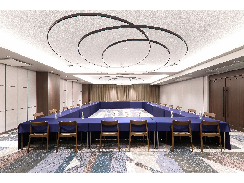 3階「浜木綿」 ロの字形式