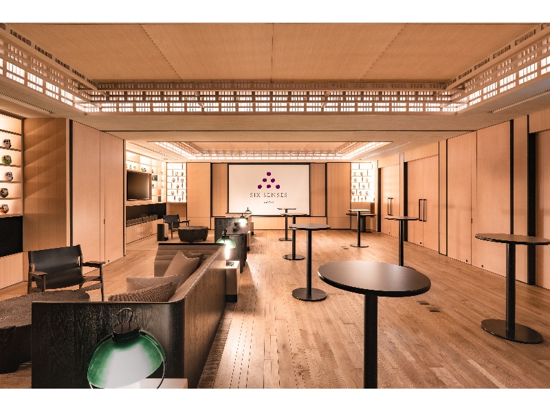 多目的イベントスペース「京紫」
ソファーセット＆スタンディング スタイル