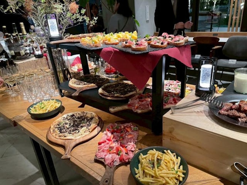 【2時間飲み放題付き！半立食ビュッフェ】９品ビュッフェスタイル　忘新年会におすすめ！