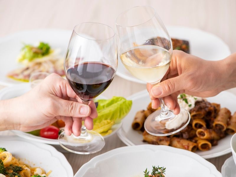 【カジュアルパーティープラン】
パーティー料理&飲み放題付きでご用意致しております。