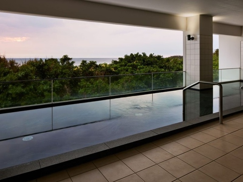  宴会後は大浴場でリラックス。リゾートならではの充実した施設で、宴会の余韻を楽しみながら、ゆったりとした時間をお過ごしいただけます。