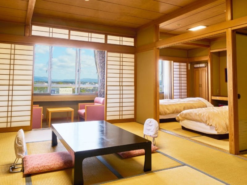 西館客室は最大6名様までご利用可能