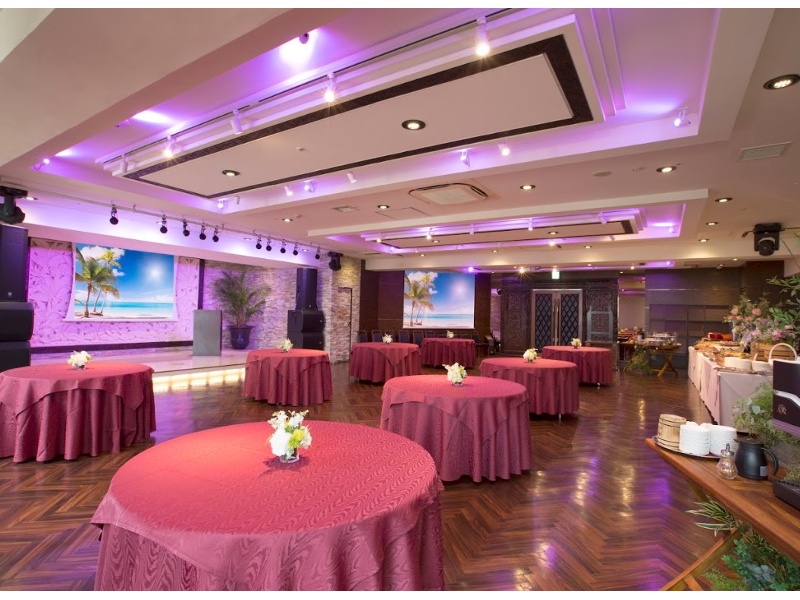 着席で最大130名様、立食最大250名様までご利用いただける秋葉原・神田エリアで最大級の貸切パーティー会場!