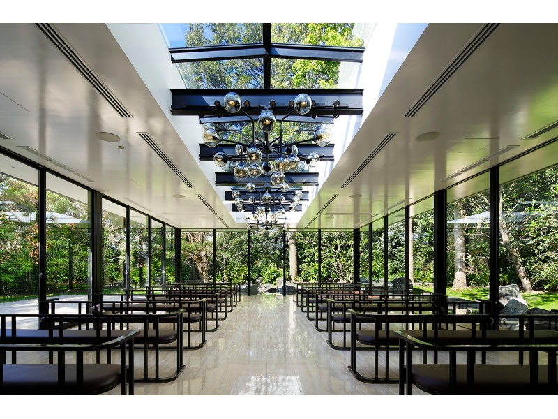 【宴会場｜新館】ザ ミュージックホール
(立食100名様/スクール48名様/シアター80名様)