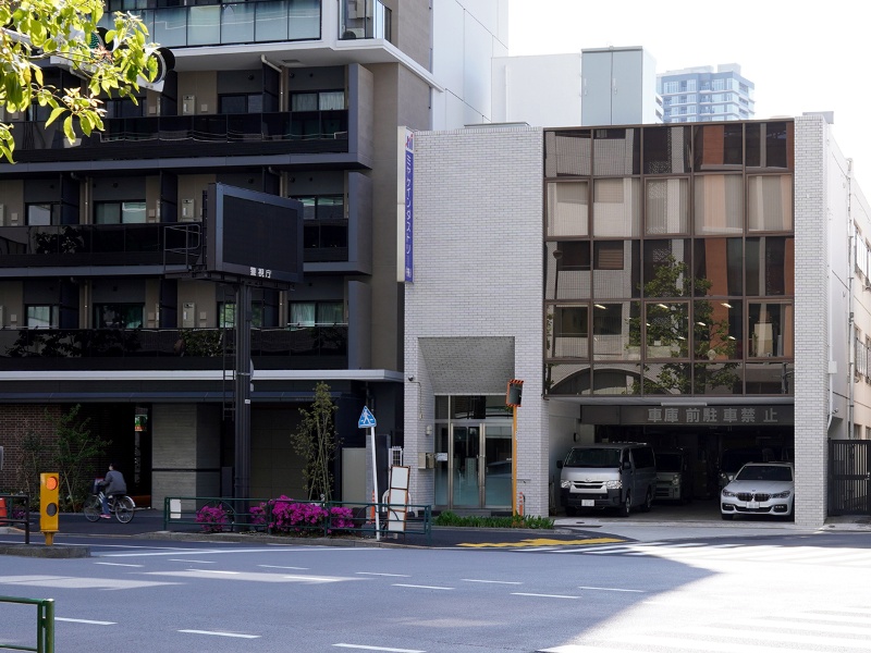 ミヤケインダストリービル外観(会議室は3階です)