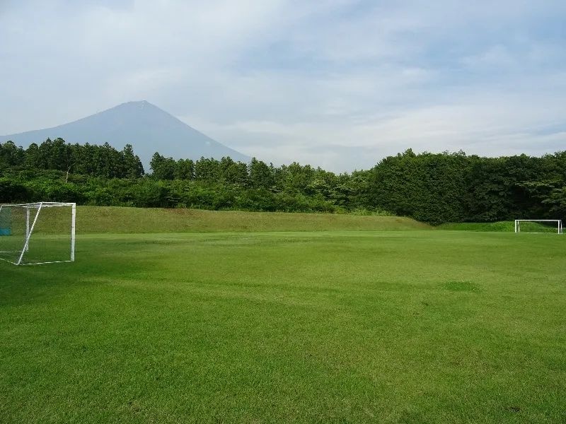 グラウンド