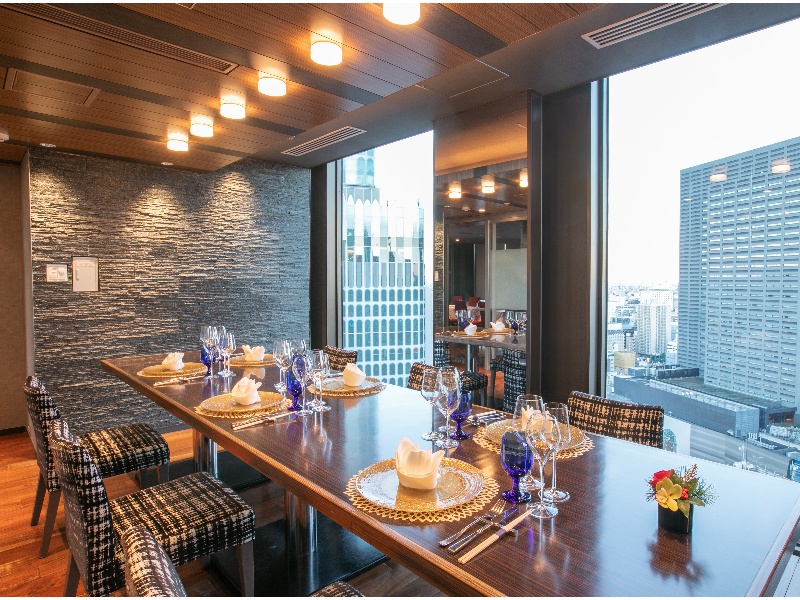 風雅(25F）個室（接待会食・会議）などでご利用いただけます。