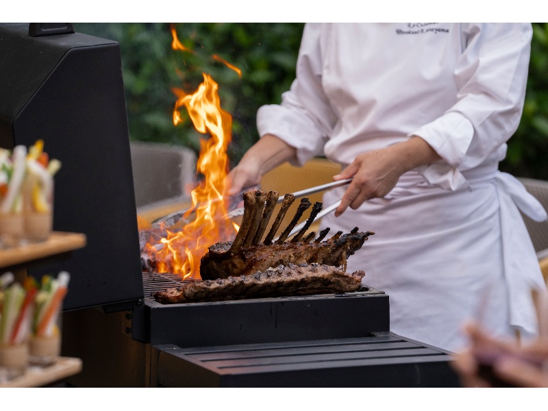 ガーデンを使用してのBBQスタイルの大好評