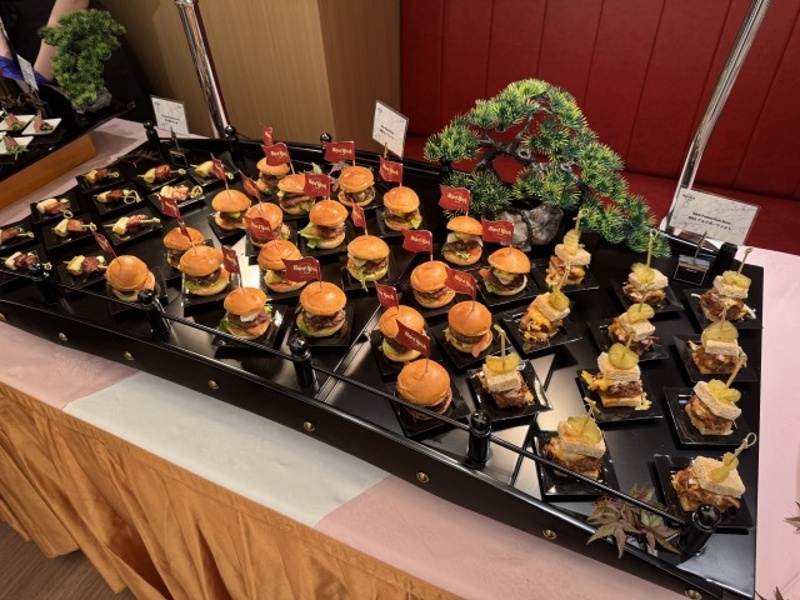 立食ブュッフェイメージ
メニューカスタム可能です!