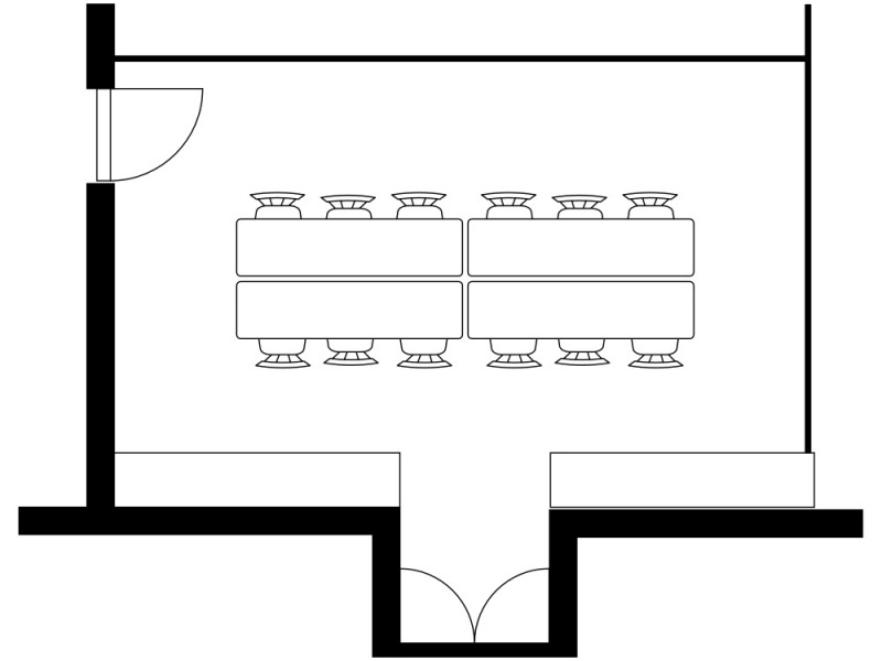 12名まで着席可能な島型レイアウトです。32.7㎡の広さを活かし、デスク周囲の動線を広く確保しています。