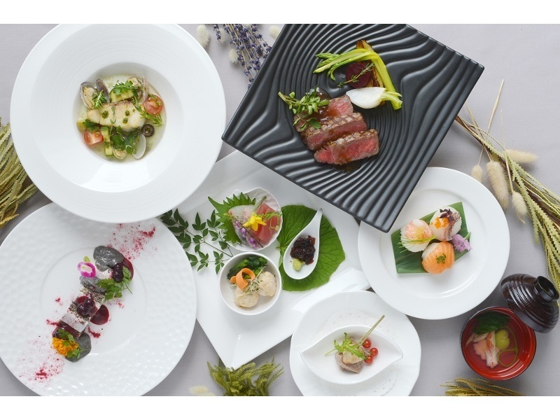 【王道コース料理】
婚礼料理を熟知した総料理長のパーティーのためのオリジナルメニュー。季節に応じた食材を使用。宴会のメニューも春夏秋冬で異なります。
アレルギー、ビーガン等対応可能◎是非相談ください！
※写真はイメージでございます。
