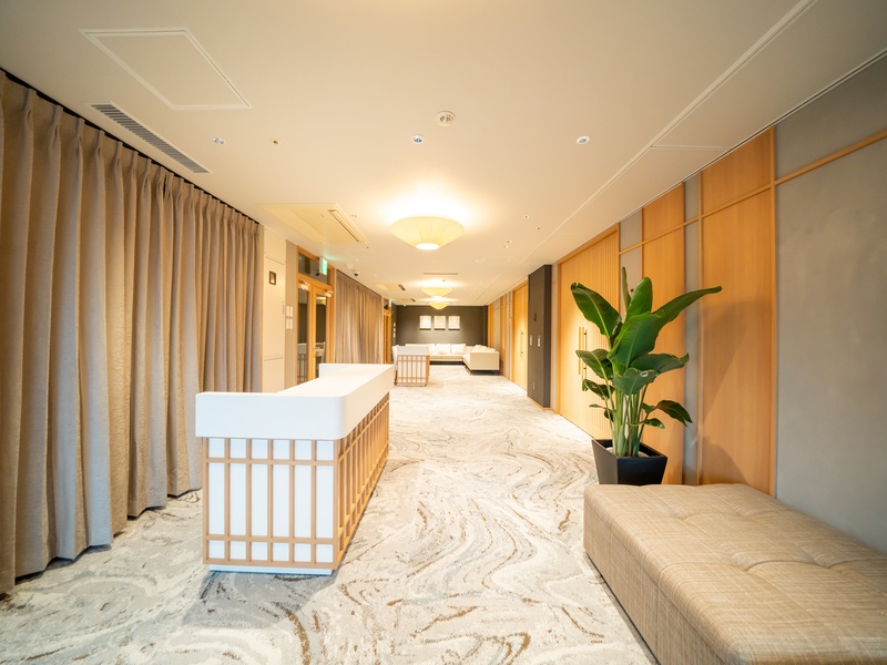 5F 待合室・クローク
喫煙室と直結しております。