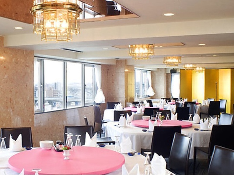 幅広いシーンでご利用可能

様々な宴会場をご用意しているので、友人同士や会社の宴会、イベント、ご法要など用途に合わせてご利用可能