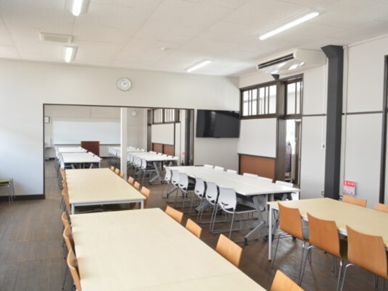 会議室兼食堂
最大ご利用人数 112名