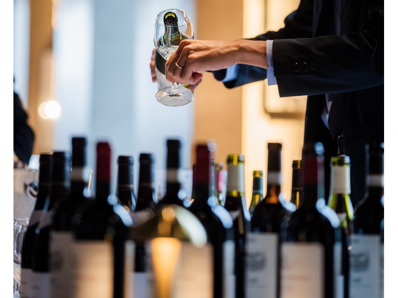 創作性豊かなイタリアン料理の数々。見た目にも美しく、味わい深い一品ばかり。豊富なワインリストとのマリアージュで、特別な宴会を彩ります。