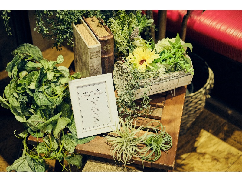 店内はお客様の好みで飾りつけも可能です。