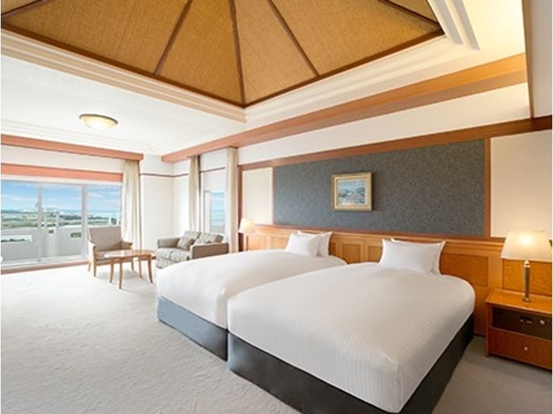 宴会と宿泊をセットで。残波岬の美しい景色と充実の施設で、会議後の懇親会から翌朝の朝食まで、一つのホテルで完結できます。