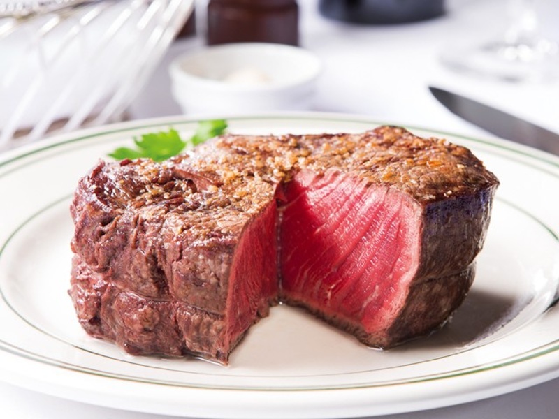 【ロッシーニコース】熟成フィレミニョンとフォアグラ、ベンジャミンサラダなど全6品