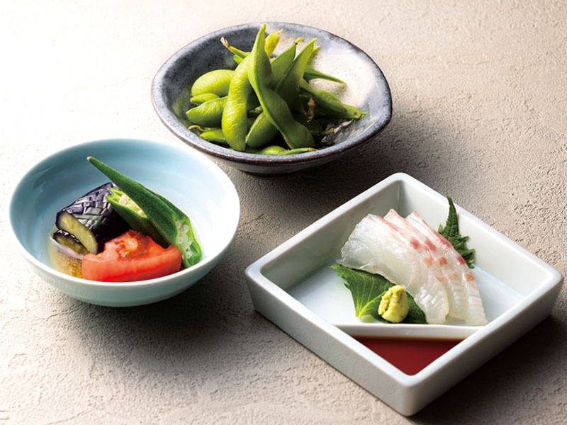 ◎2025サマーパーティープラン
オプション料理：小鉢セット【鯛お造り・枝豆塩蒸し・夏野菜煮浸し】￥1.518　※10名様～