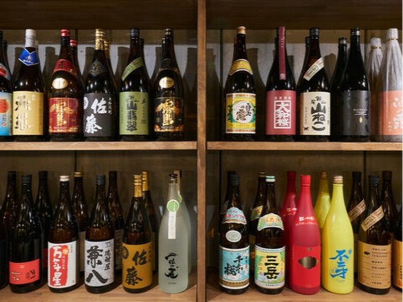 【ドリンク】
全国から集めたクラフト焼酎を50種以上ご用意しております。