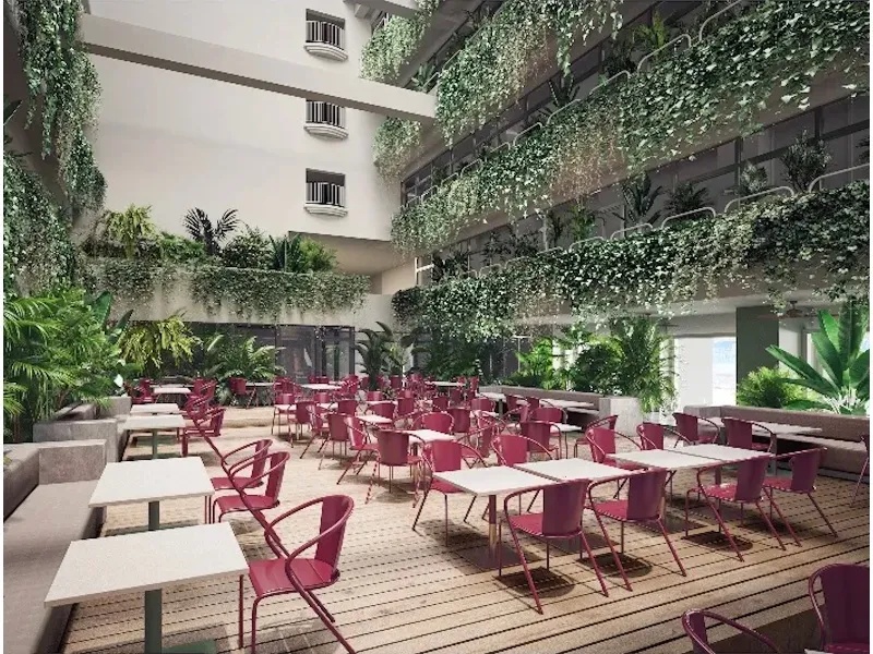 GARDEN TERRACE｜緑に包まれた吹き抜けのテラス席