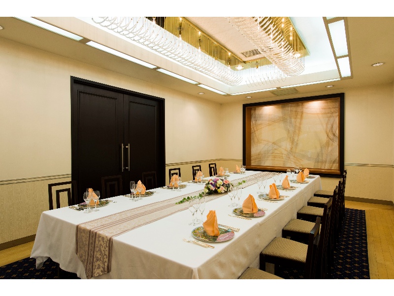 本館1F「菊」50㎡　会食（対面）形式