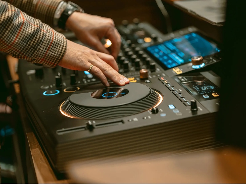 音響設備完備！DJブースで盛り上がる宴会を！