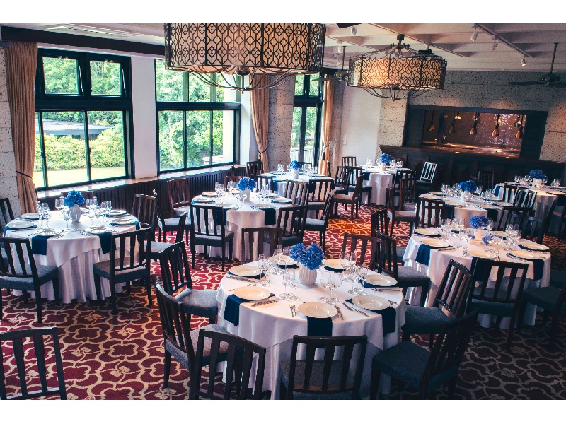 【宴会場｜本館】ザ リージェントルーム
(着席80名様/立食90名様/スクール54名様/シアター121名様)