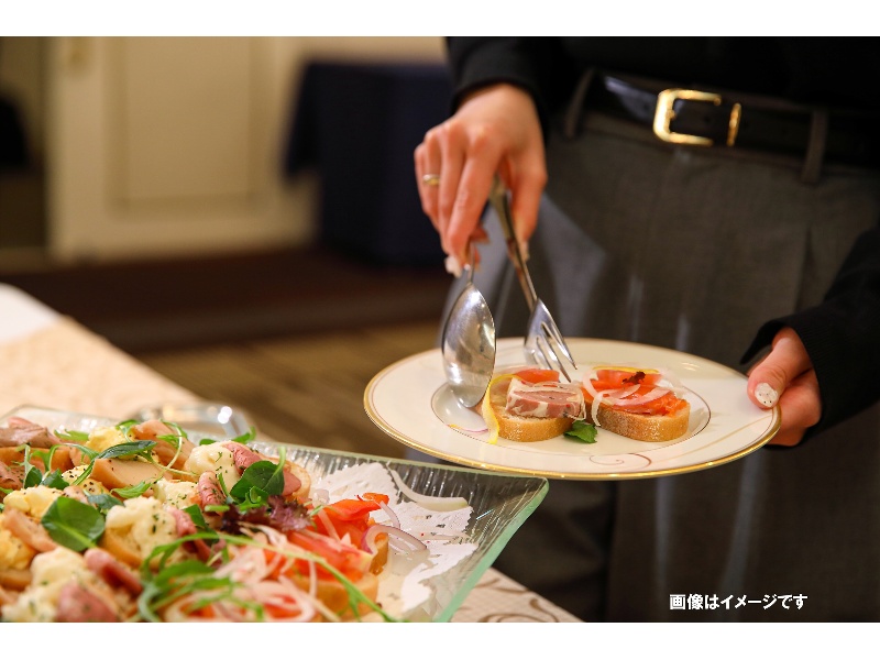 Dining Celeste　忘新年会パーティープラン　8,000円ブッフェ
リニューアルオープンの新店「Dining Celeste（ダイニングセレステ）」でのパーティプランです。