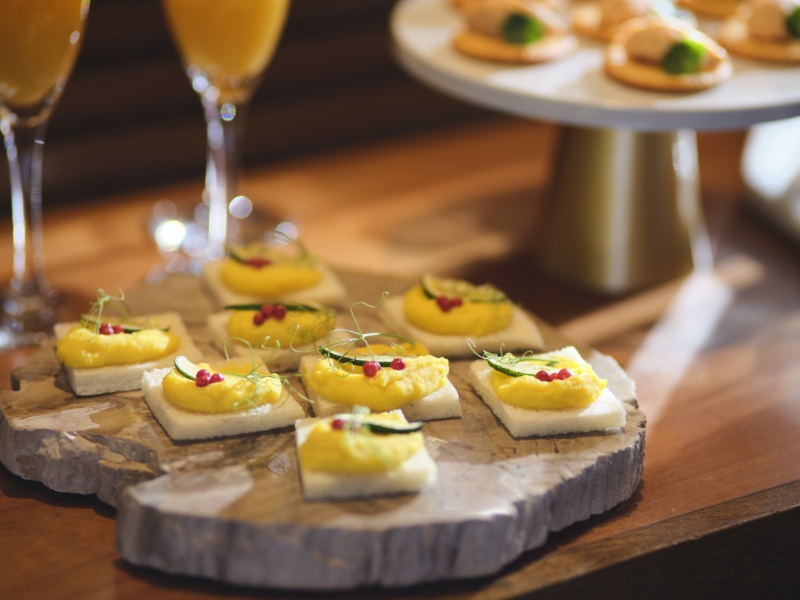 宴会やイベントの主旨、ゲストの特徴や属性に合わせた、味覚だけではなく、心を刺激する料理をご堪能いただけます。