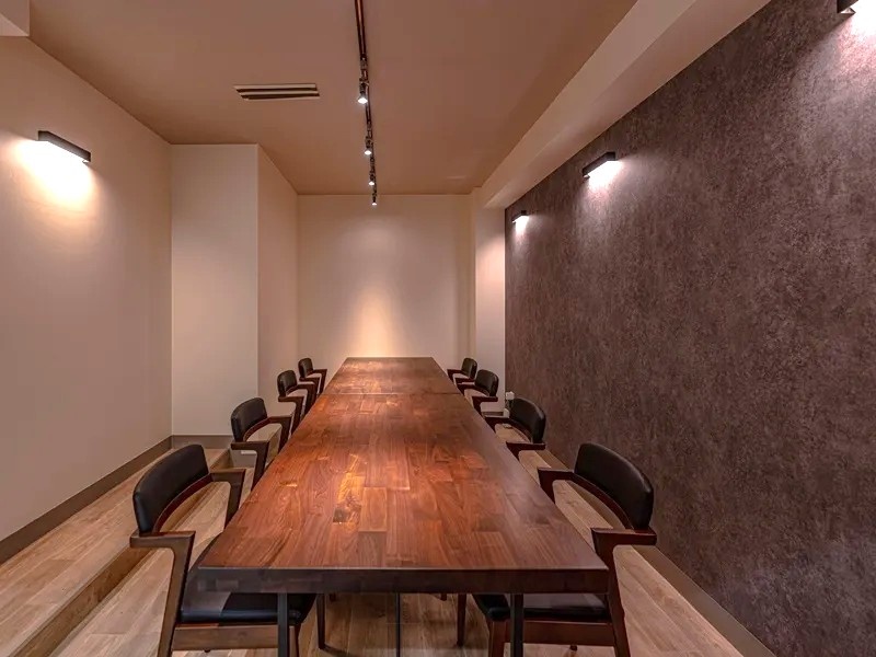 【N305】20.0㎡
対面 12名
*全室無料WiFiあり