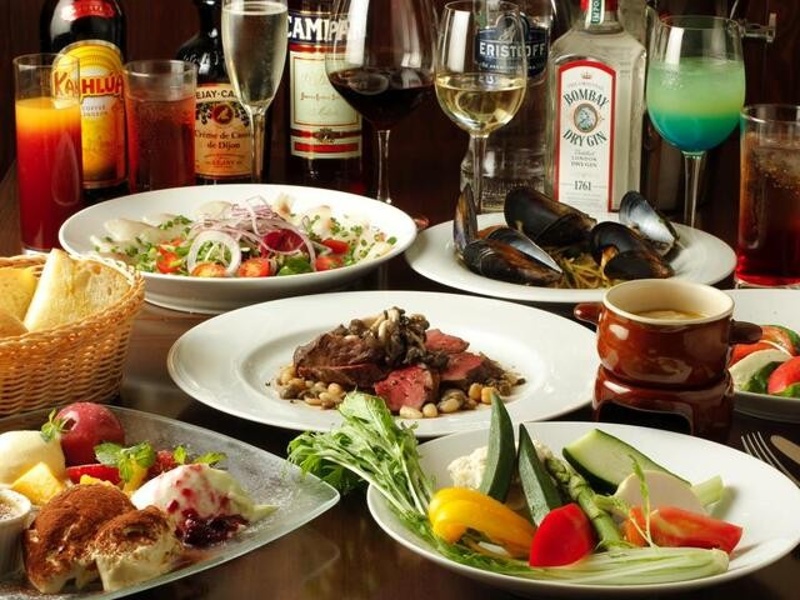 ★リッチな会食におススメ！★牛肉、ウニ、ズワイガニ、その他豪華食材選りすぐりの贅沢コース！ハイグレードなお料理と飲み放題付きプレミアムプラン
