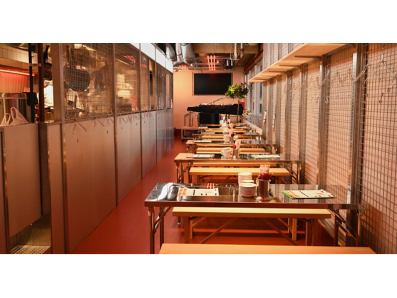 ダイナースペース全60席