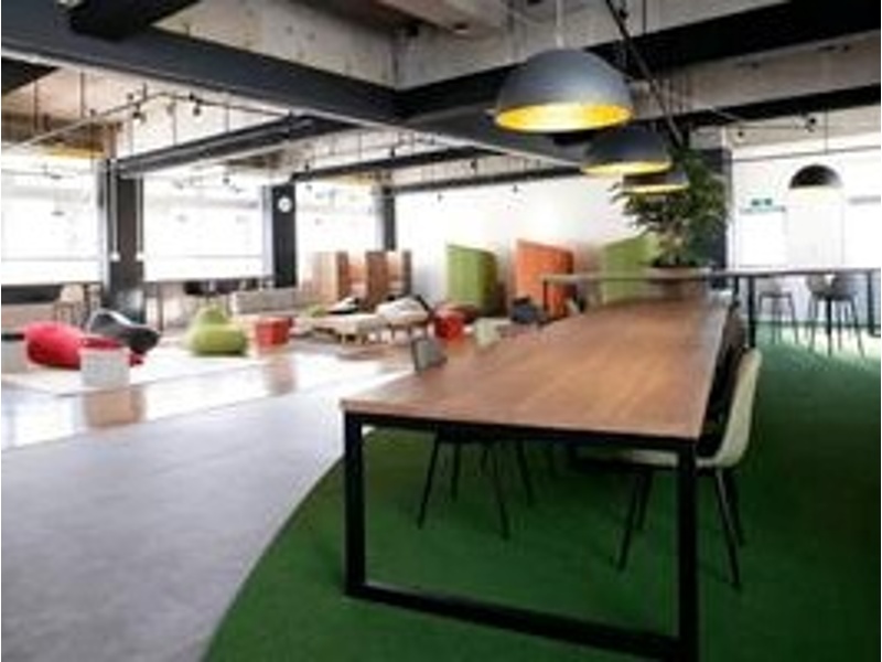 研修やワークショップに使えるコワーキングスペース