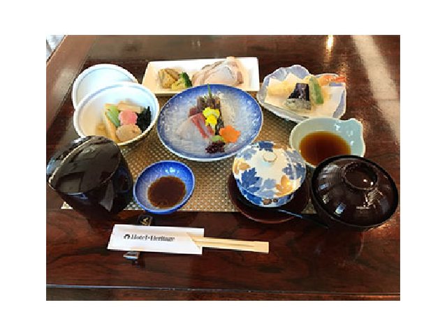 ご夕食1,700円税別、お料理一例。