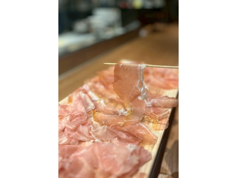 前菜はgoodspoon名物超極薄生ハム