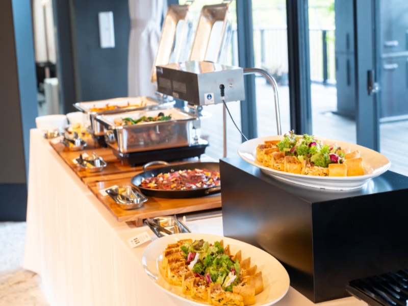 お料理イメージ
ビュッフェ料理
着席　21～56名
立食　21～100名
季節によりメニュー内容に変更がある可能性があります。
※ビュッフェは21名様より承ります。