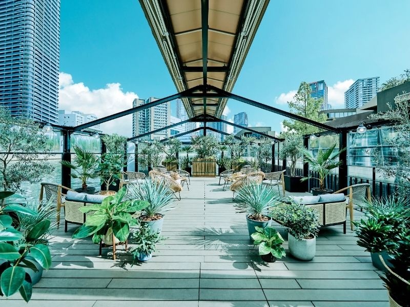 水上テラスでは写真撮影などでのご利用も可能です。